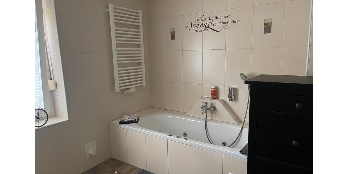 Freistehendes Einfamilienhaus mit großem Garten zur Miete 5 zimmer