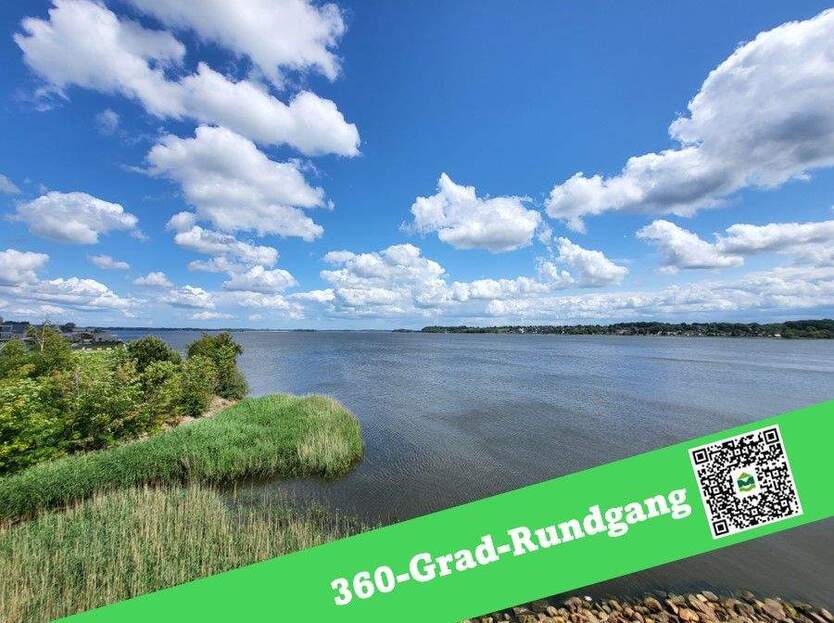 Direkt am Wasser - Ein Ausblick zum Träumen...