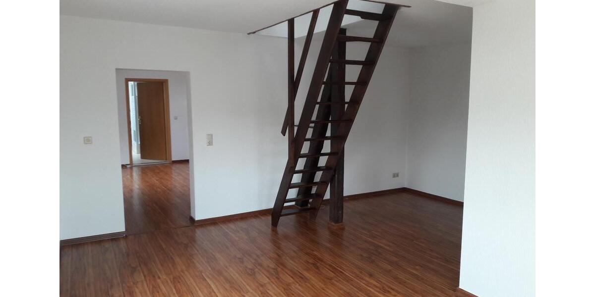 Dachgeschoßwohnung Gera Alt-Bieblach - 3 Zimmer, 100 m&sup2;, 670&euro; | Angebot:25989735