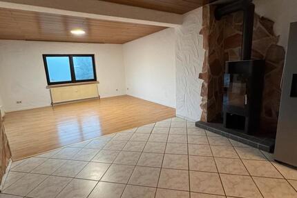 Wohnung 4 ZKB (ca 100 qm) mit Balkon und Kamin 4 zimmer