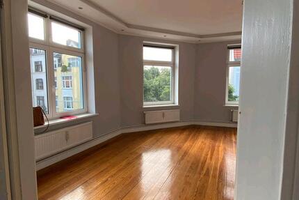 Wohnung Neumünster - 3 Zimmer, 90 m&sup2;, 900&euro; | Angebot:27636848