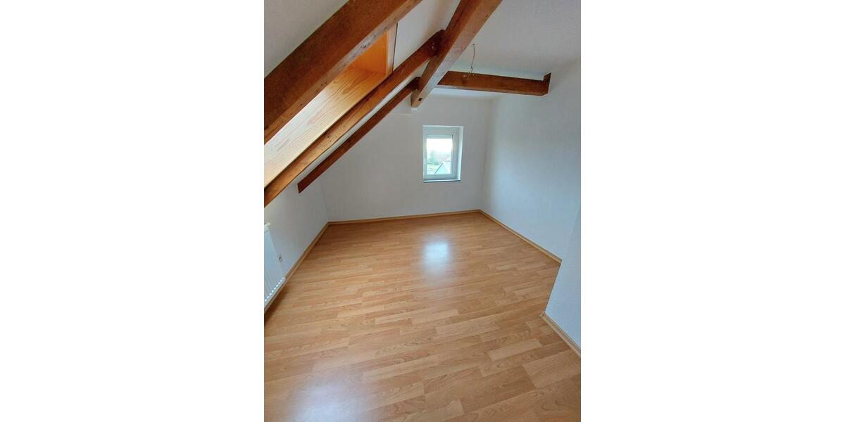 Dachgeschoßwohnung Großröhrsdorf - 3 Zimmer, 66 m&sup2;, 529&euro; | Angebot:24592773