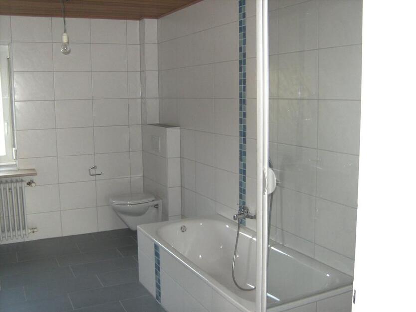 Leben auf dem Land: Renoviertes Haus in stadtnaher Lage zimmer