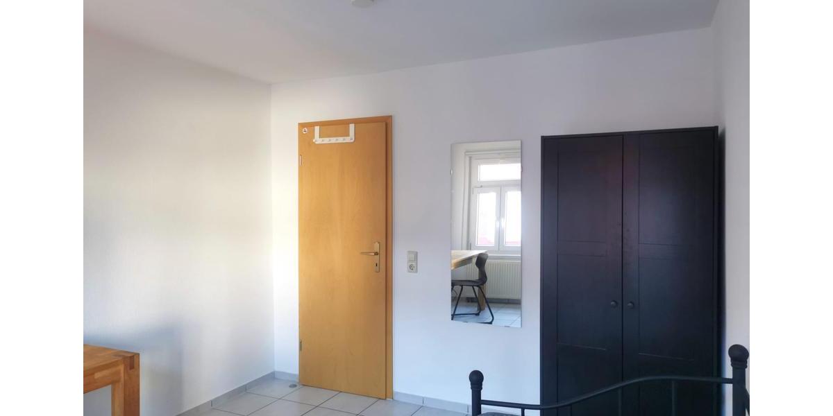 Möbliertes WG-Gästezimmer mit WLAN, Küche, Bad & Waschmaschine 1 zimmer