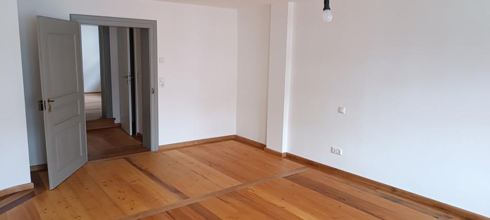 Etagenwohnung Oettingen in Bayern - 3 Zimmer, 98 m&sup2;, 1.200&euro; | Angebot:24875628