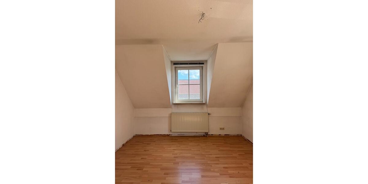 Dachgeschoßwohnung Mommenheim - 4 Zimmer, 94 m&sup2;, 800&euro; | Angebot:26507351