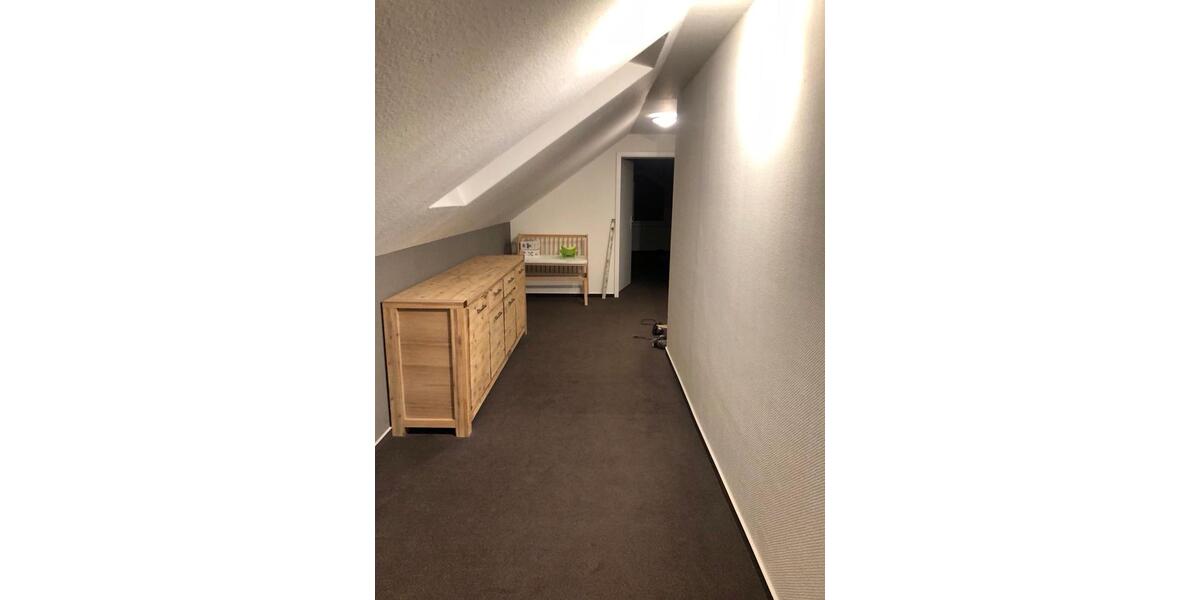 Dachgeschoßwohnung Hennef (Sieg) - 3 Zimmer, 110 m&sup2;, 950&euro; | Angebot:25976726