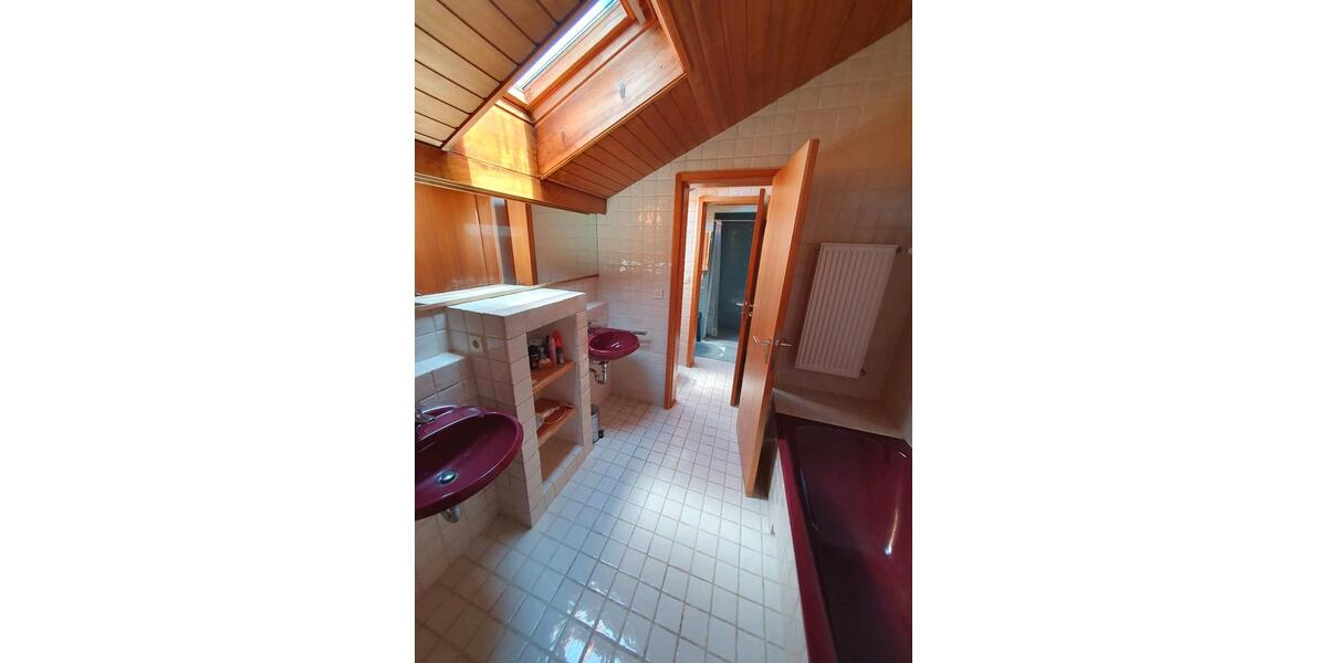 Erdgeschoßwohnung Bayerisch Gmain - 3 Zimmer, 100 m&sup2;, 1.300&euro; | Angebot:26424226