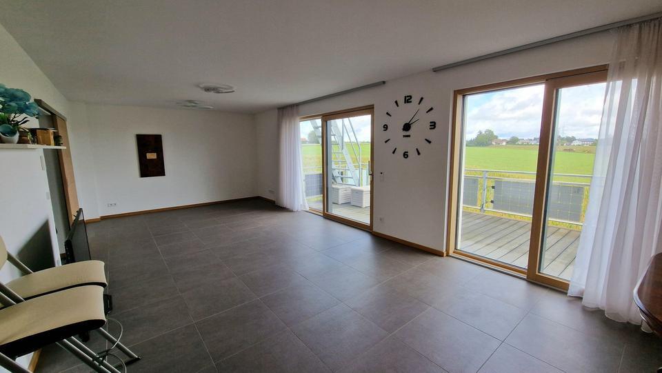 Exklusive 3-Zimmer-Maisonette mit Dachterrasse & Panoramablick ins Grüne – Nähe Landshut zimmer
