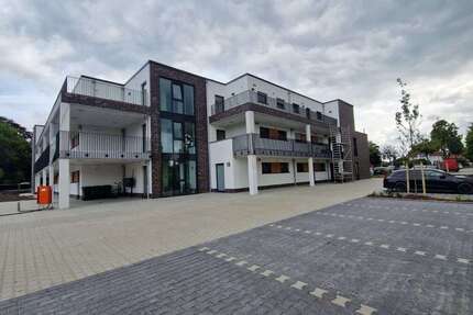 Wohnung zum Mieten in Zetel 990 € 98.91 m² 3 zimmer