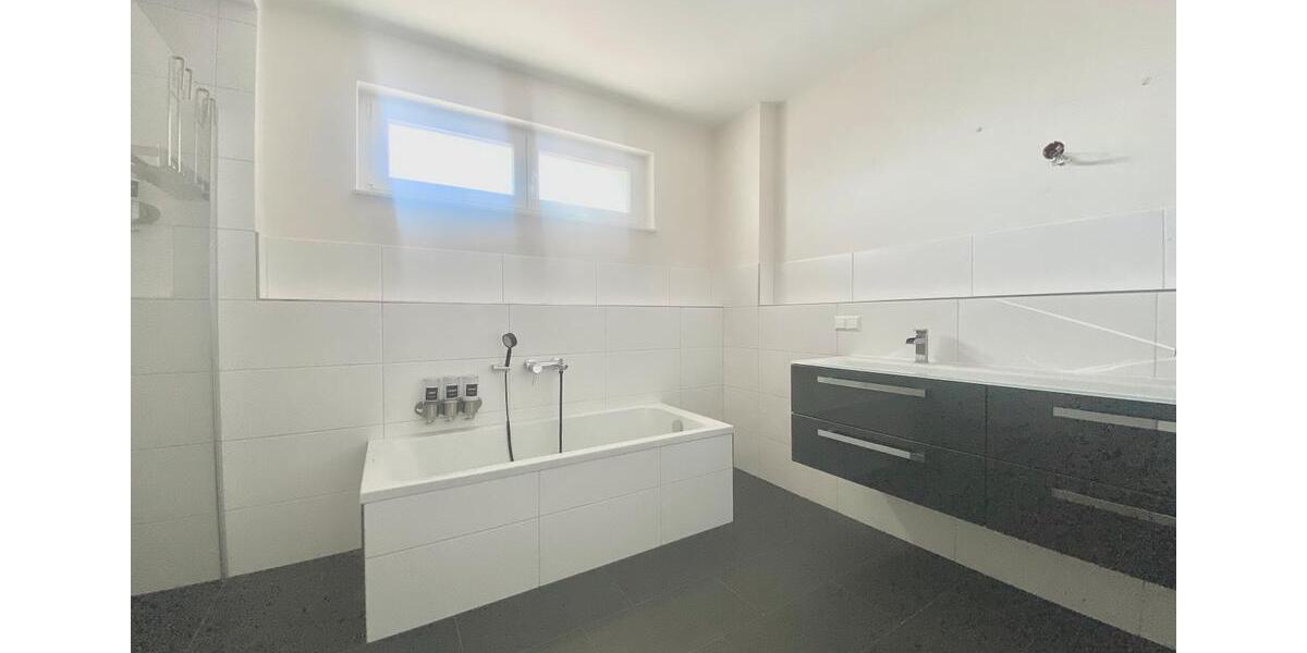 Dachgeschoßwohnung Maikammer - 4 Zimmer, 148 m&sup2;, 2.300&euro; | Angebot:23705502