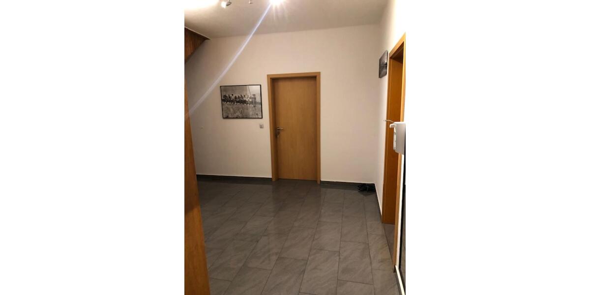 Wohnen auf Zeit Viersen Hülsdonk - 5 Zimmer, 16 m&sup2;, 18&euro; | Angebot:25795463