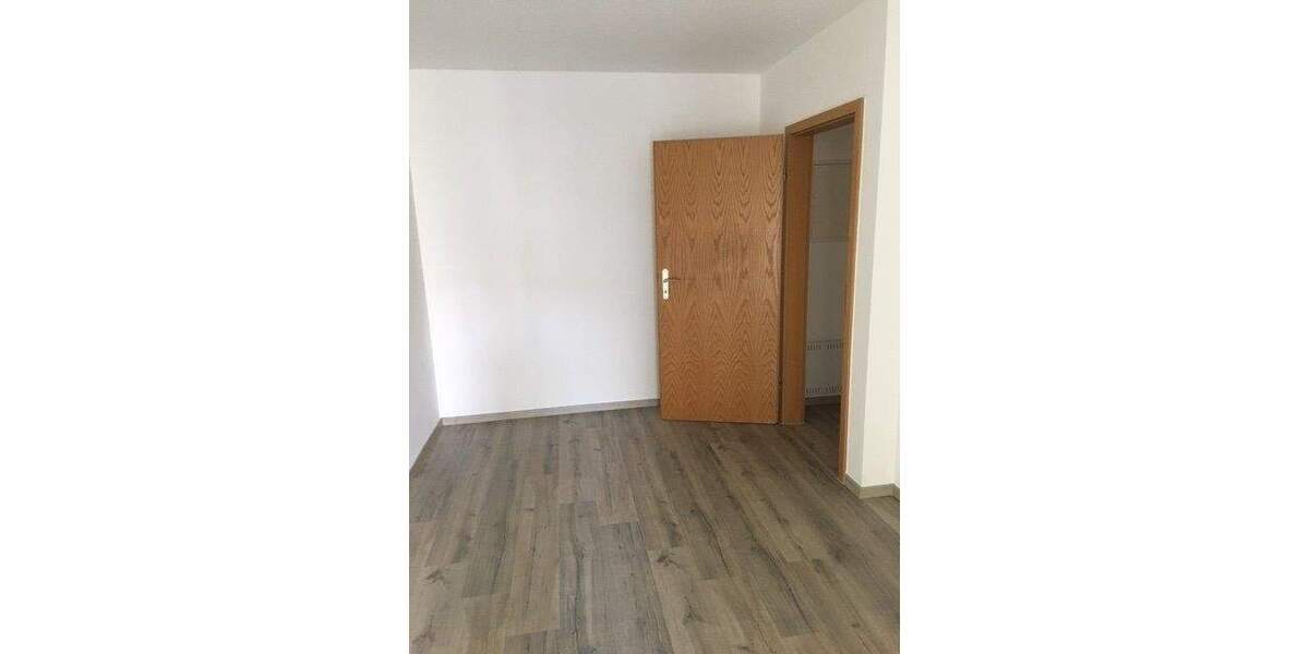 HELLE WOHNUNG MIT BALKON, LIFT UND TG-STELLPLATZ SUCHT NEUEN MIETER!!! 2 zimmer