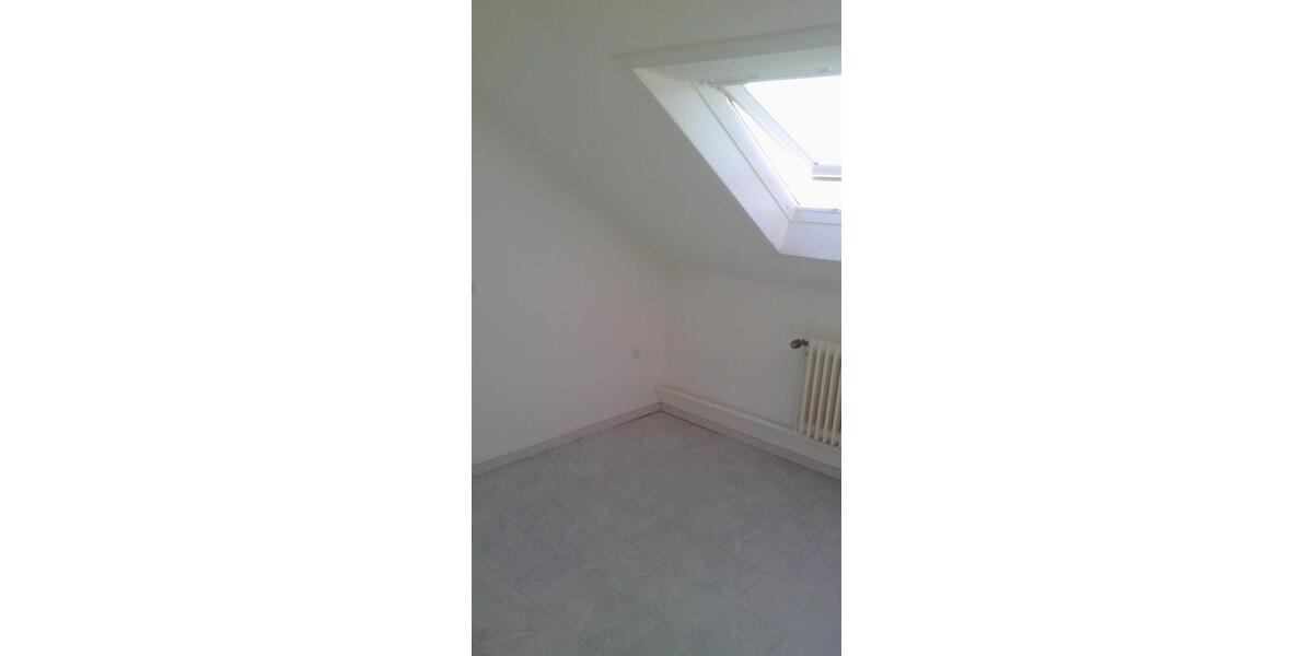 Dachgeschoßwohnung Schwieberdingen - 4 Zimmer, 80 m&sup2;, 1.195&euro; | Angebot:26543771