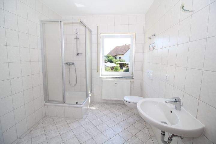 Etagenwohnung Niederfrohna - 2 Zimmer, 43 m&sup2;, 299&euro; | Angebot:24859955