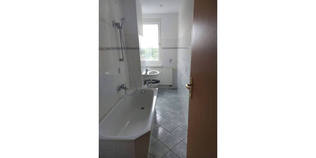 Etagenwohnung Dessau-Roßlau Innenstadt - 2 Zimmer, 48 m&sup2;, 330&euro; | Angebot:25802226