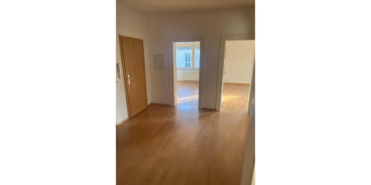 Etagenwohnung Schönebeck (Elbe) - 4 Zimmer, 104 m&sup2;, 925&euro; | Angebot:25052597