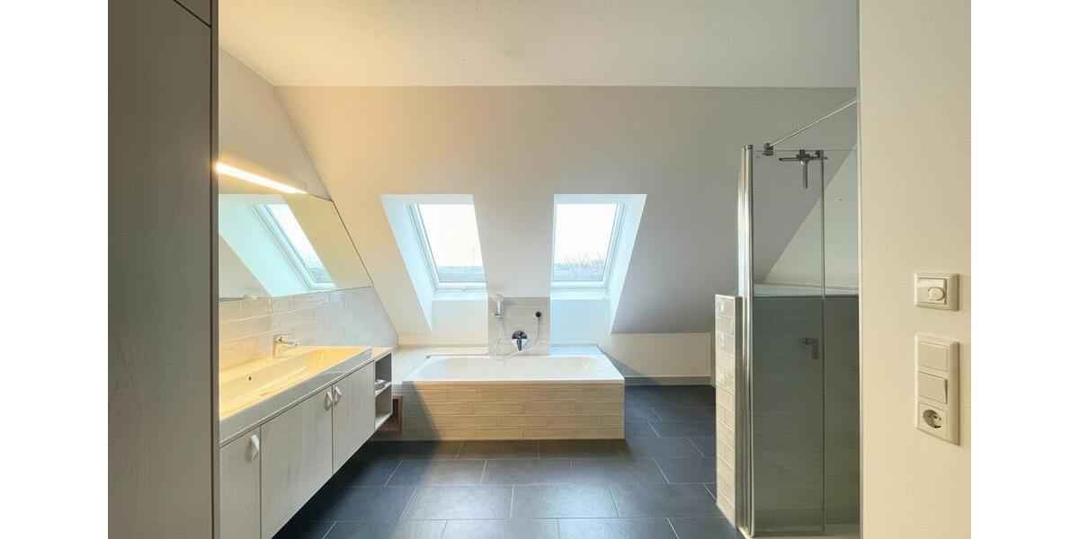 Dachgeschoßwohnung Nördlingen - 3.5 Zimmer, 119 m&sup2;, 1.470&euro; | Angebot:25321878