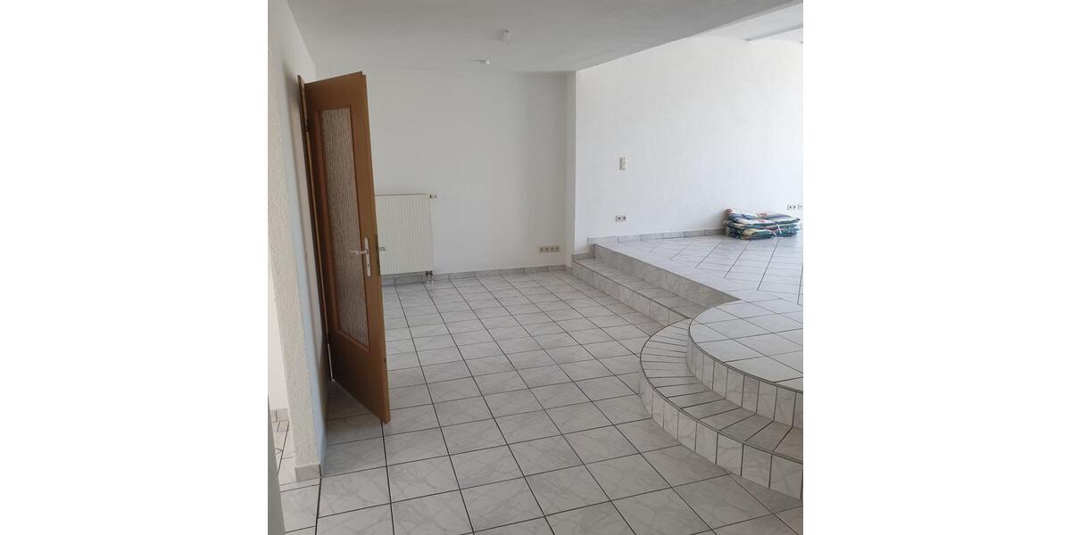 Erdgeschoßwohnung Gunzenhausen - 4 Zimmer, 120 m&sup2;, 800&euro; | Angebot:25048073