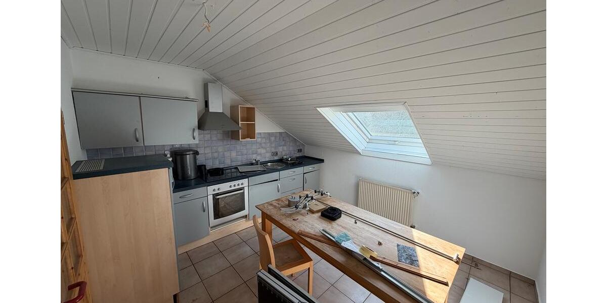 Dachgeschoßwohnung Siegen Eiserfeld - 3 Zimmer, 105 m&sup2;, 850&euro; | Angebot:25258307