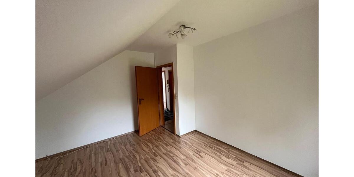 Dachgeschoßwohnung Nieste - 3 Zimmer, 62 m&sup2;, 850&euro; | Angebot:26565349
