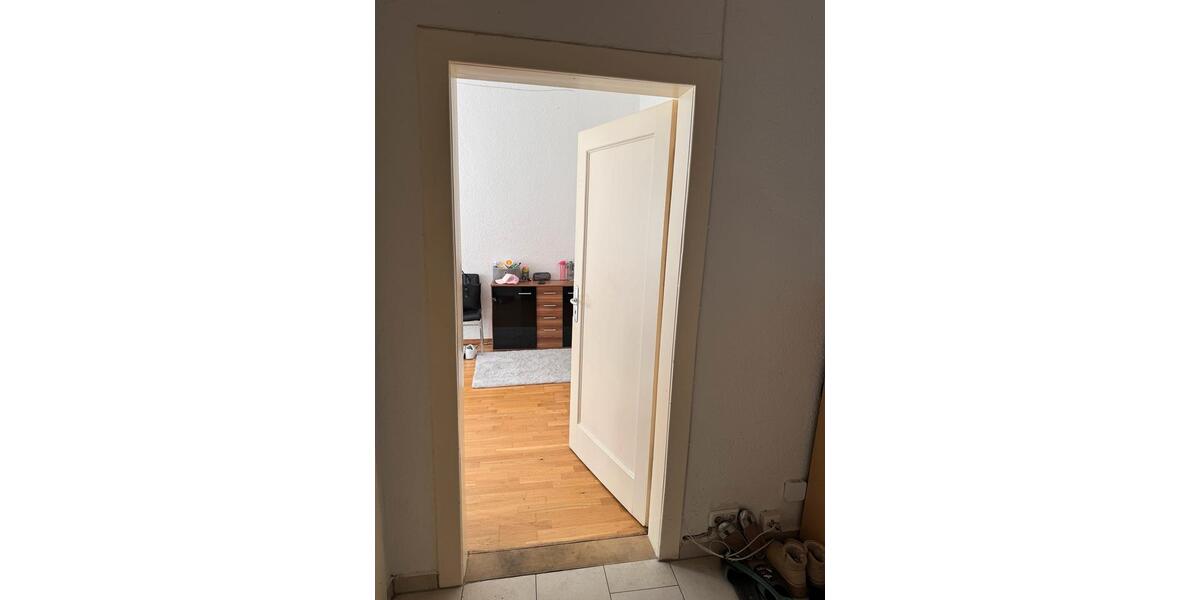 Etagenwohnung Ludwigshafen am Rhein - 1 Zimmer, 20 m&sup2;, 370&euro; | Angebot:26704246