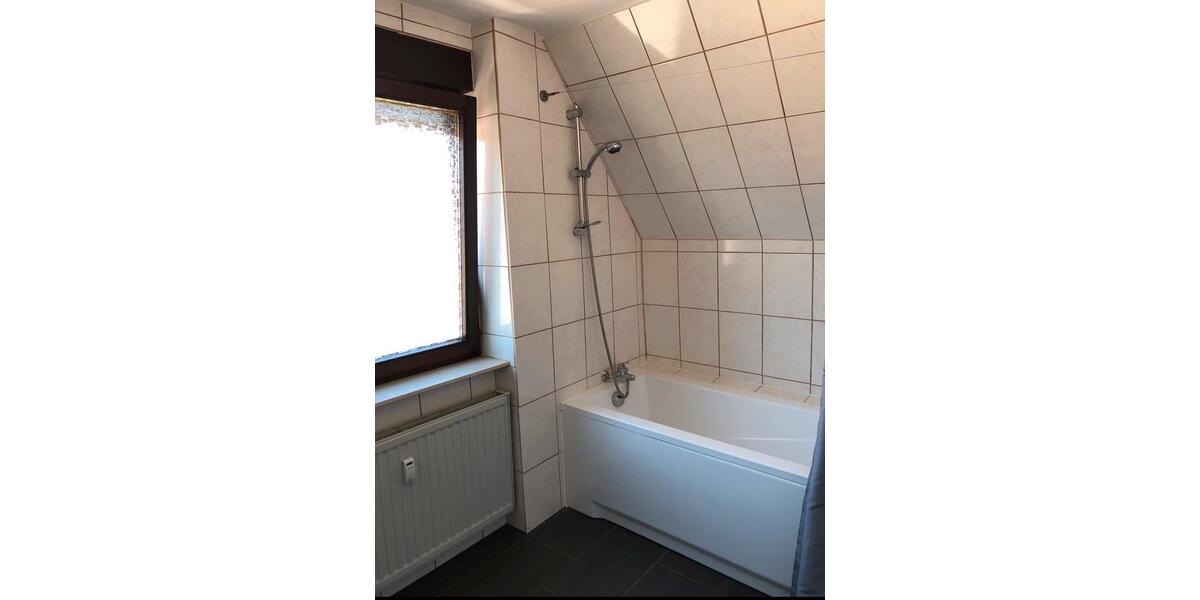 Dachgeschoßwohnung Sachsenheim - 2.5 Zimmer, 65 m&sup2;, 870&euro; | Angebot:26186676