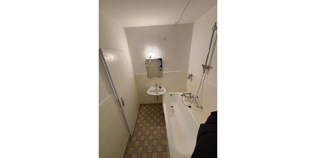 Dachgeschoßwohnung Kassel Fasanenhof - 26 Zimmer, 85 m&sup2;, 690&euro; | Angebot:25975715