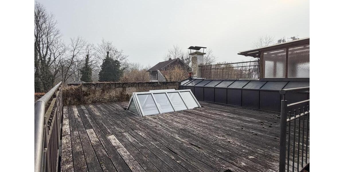 Maisonettenwohnung Tittmoning - 9 Zimmer, 300 m&sup2;, 1.900&euro; | Angebot:25851402