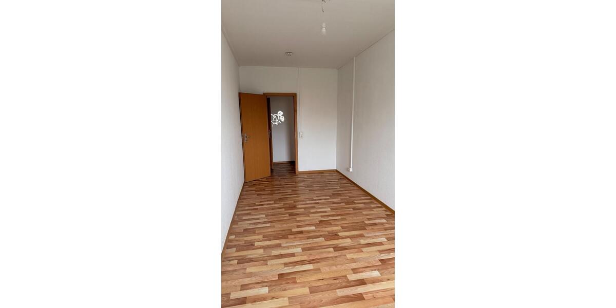 Etagenwohnung Staßfurt - 3 Zimmer, 69 m&sup2;, 276&euro; | Angebot:26586334