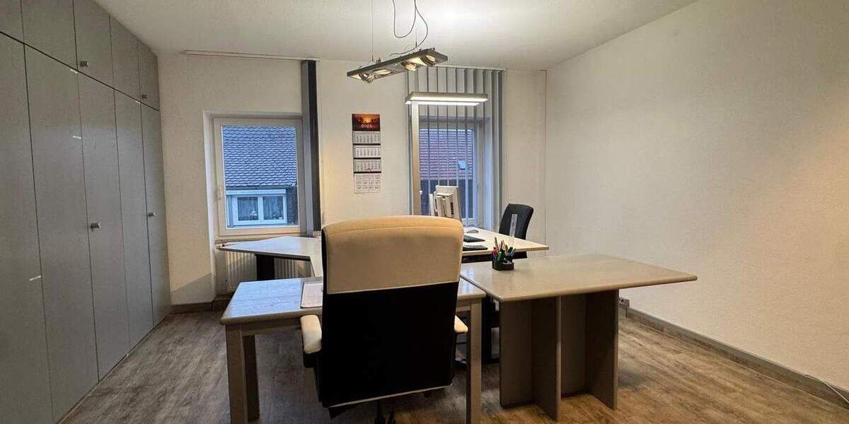 Gewerbeobjekt Bindlach - 8 Zimmer, 265 m&sup2;, 1.500&euro; | Angebot:25768276