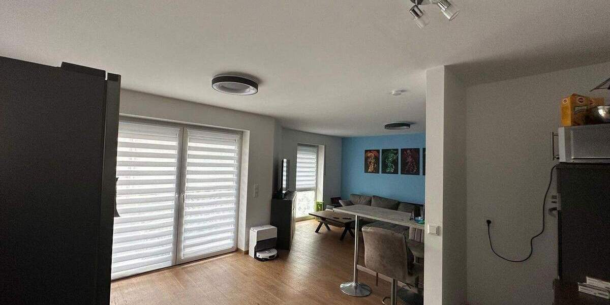 Komfort bei niedrigen Nebenkosten mit Fußbodenheizung, 3xLAN, 2xSat, Lüftung, EEK A, Balkon 2 zimmer