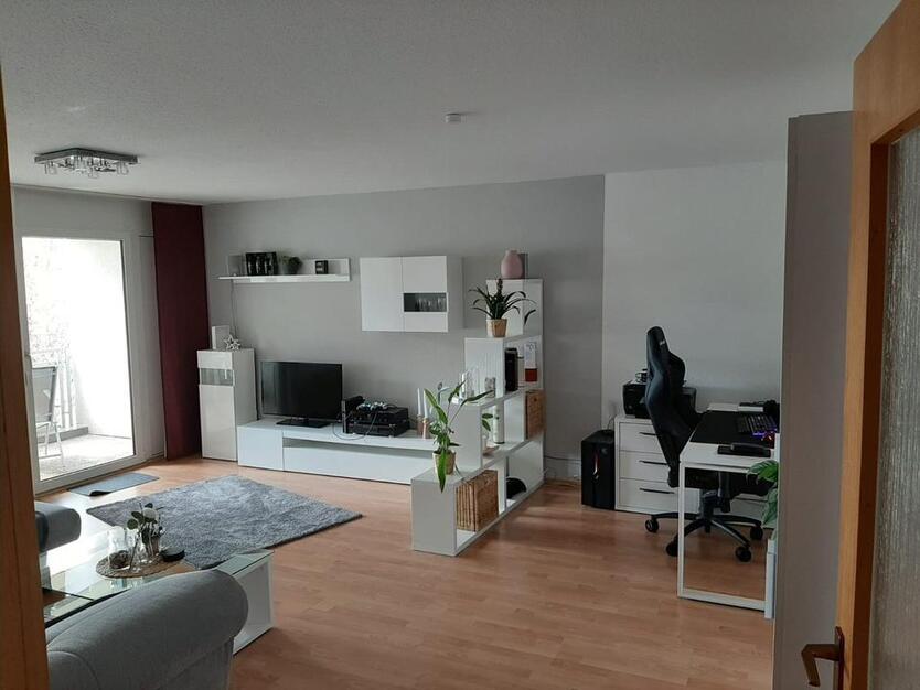 Sonnige und gepflegte 2,5-Zimmer Wohnung mit Süd-West-Balkon