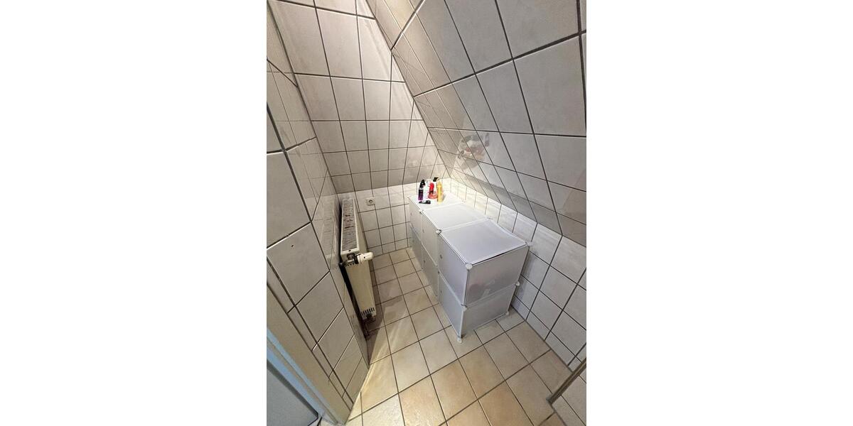 Dachgeschoßwohnung Schwarzburg - 3 Zimmer, 49 m&sup2;, 220&euro; | Angebot:25908192