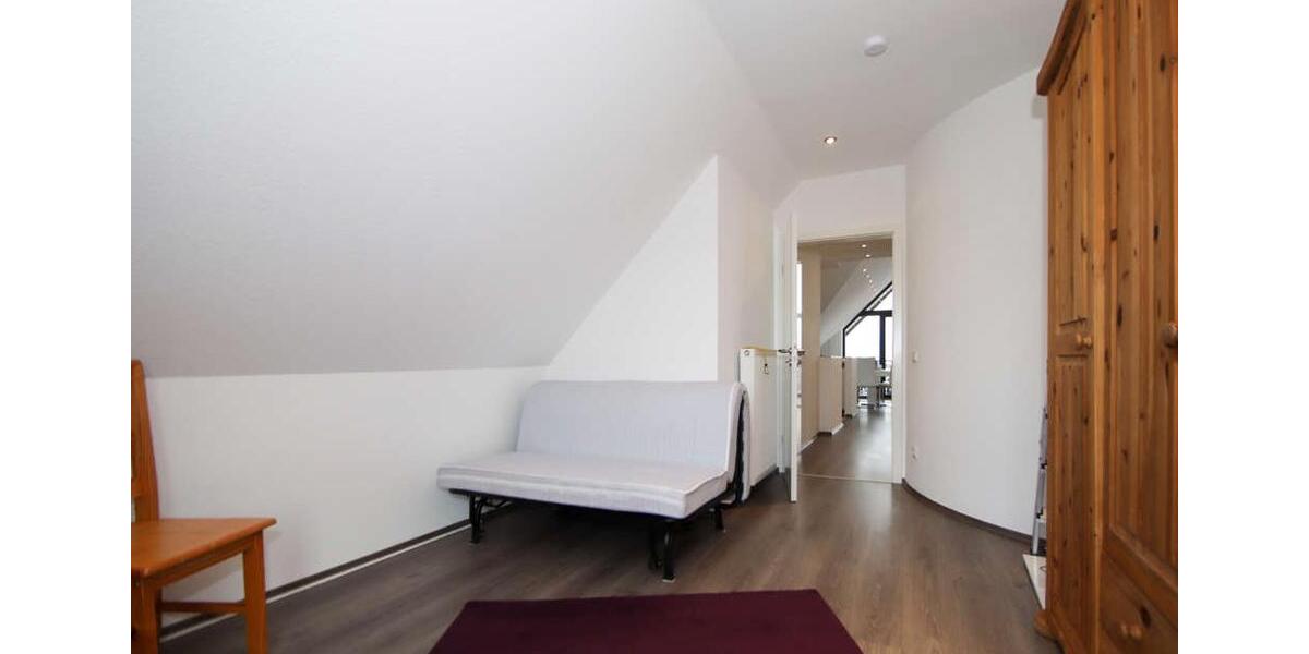 Dachgeschoßwohnung Langenfeld (Rheinland) - 3 Zimmer, 78 m&sup2;, 1.107&euro; | Angebot:26580226
