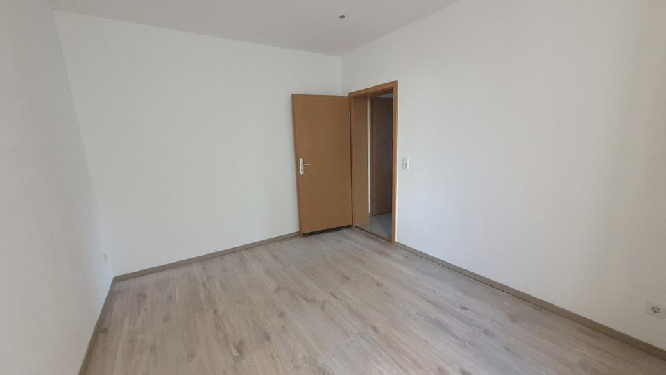Etagenwohnung Oelsnitz (Erzgebirge) - 2 Zimmer, 62 m&sup2;, 345&euro; | Angebot:23910860