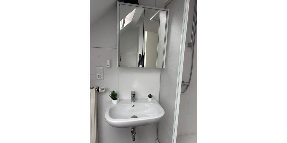 Dachgeschoßwohnung Westerstede - 1 Zimmer, 35 m&sup2;, 650&euro; | Angebot:26623609