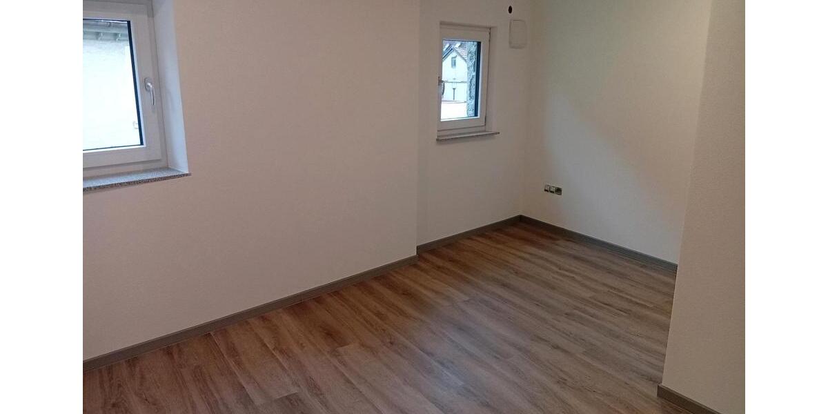 Etagenwohnung Kleinlangheim - 3 Zimmer, 120 m&sup2;, 1.200&euro; | Angebot:26566519