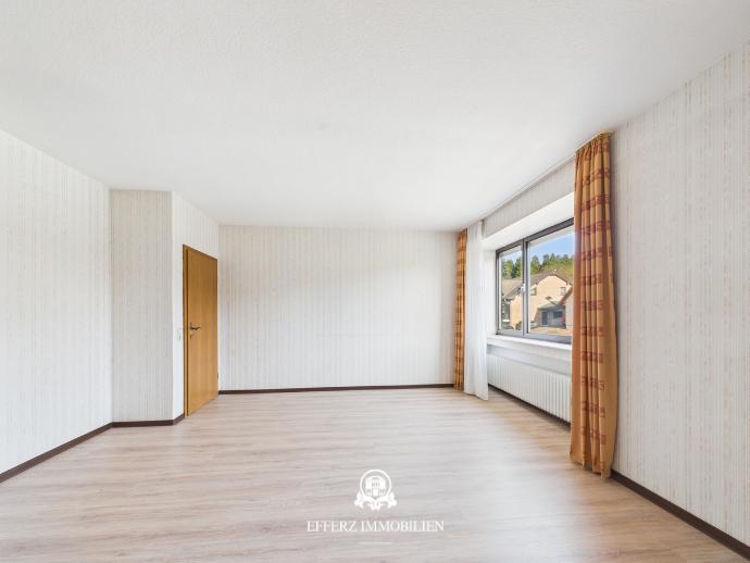 Etagenwohnung Erftstadt - 4 Zimmer, 153 m&sup2;, 1.600&euro; | Angebot:25500382