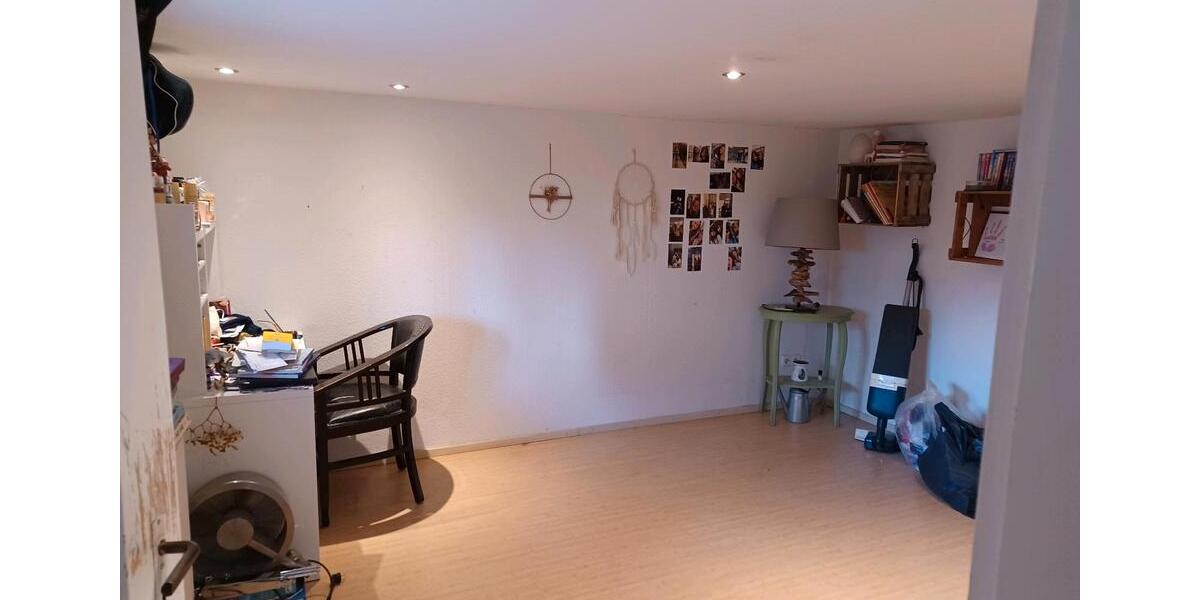 Bauernhaus, Landhaus Wilhelmsdorf - 7 Zimmer, 130 m&sup2;, 2.000&euro; | Angebot:25845678