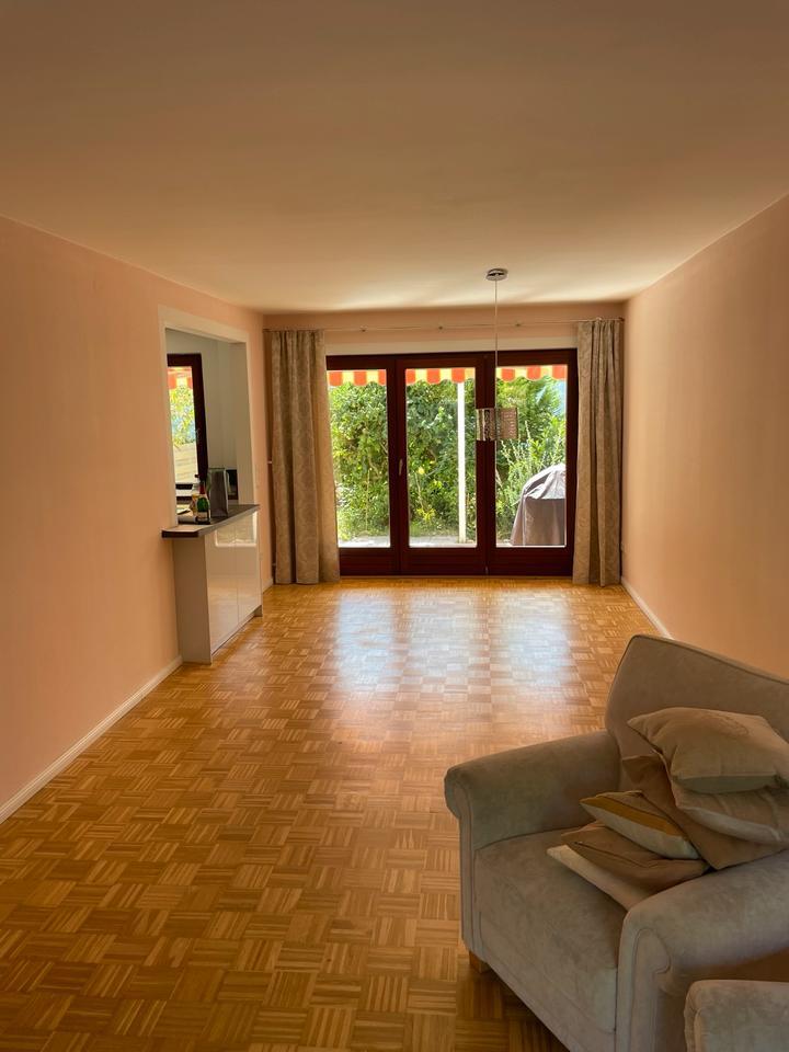 Modernisiertes Reihenhaus in Meckelfeld – 4,5 Zimmer, Terrasse