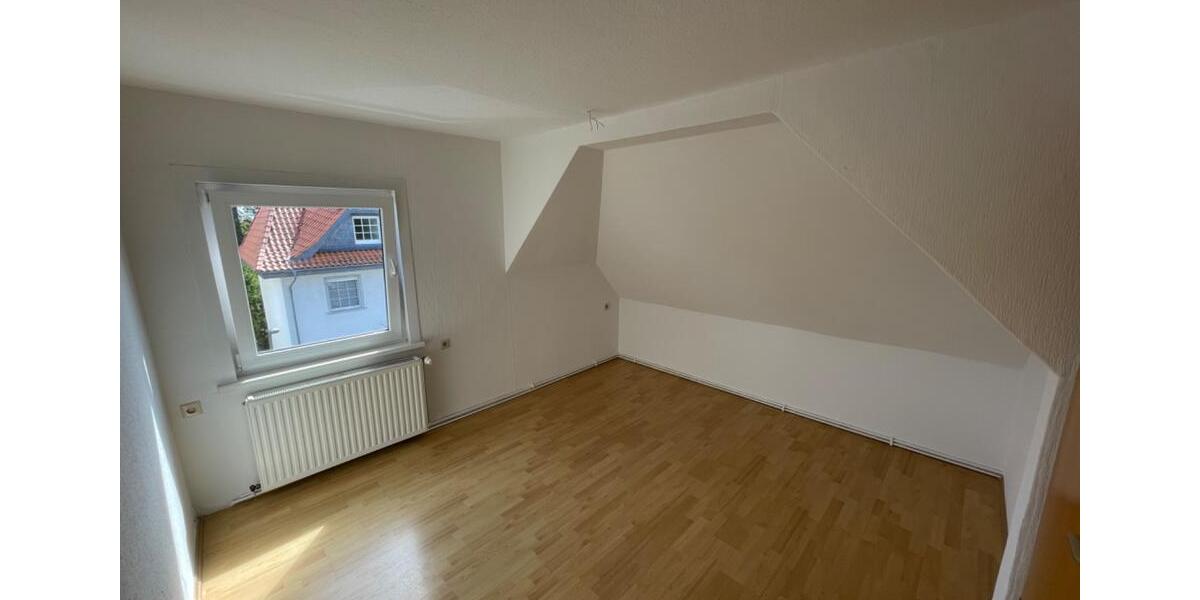 Dachgeschoßwohnung Helmstedt - 3 Zimmer, 65 m&sup2;, 490&euro; | Angebot:20001891