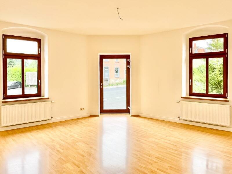 Schöne helle Räume - schattiger Balkon - gute Verkehrsanbindung!