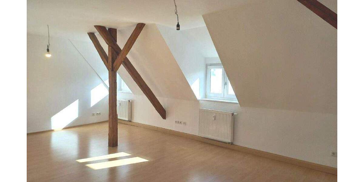 Helle Dachgeschosswohnung sucht neuen Mieter 3 zimmer
