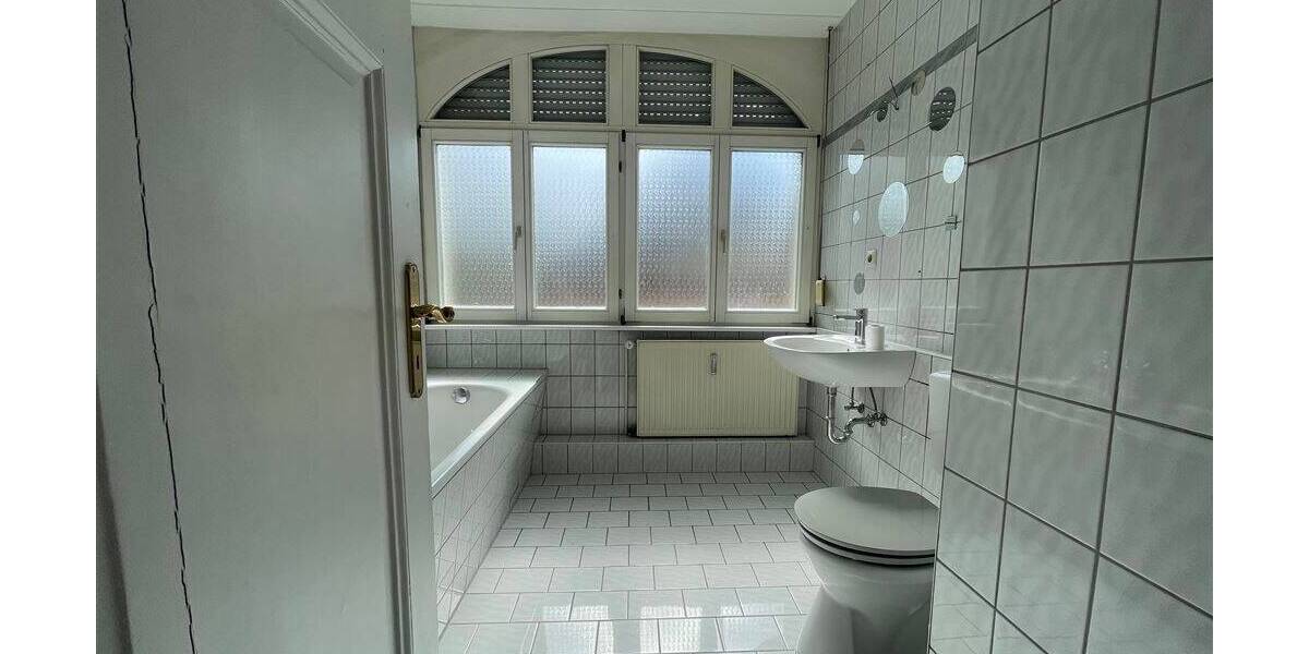 Etagenwohnung Rastatt - 3 Zimmer, 112 m&sup2;, 960&euro; | Angebot:26154386