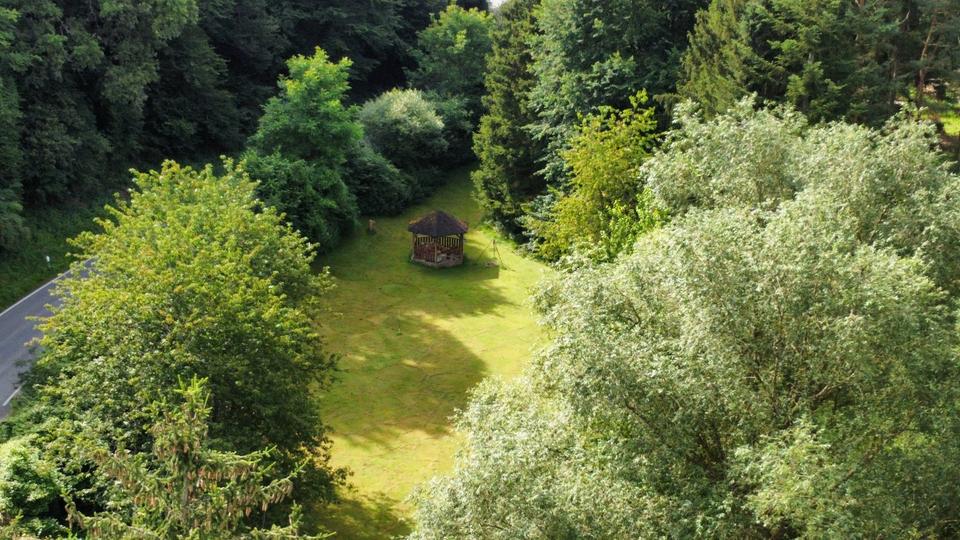 Einfamilienhaus Weinbach - 11 Zimmer, 400 m&sup2;, 2.500&euro; | Angebot:25981396