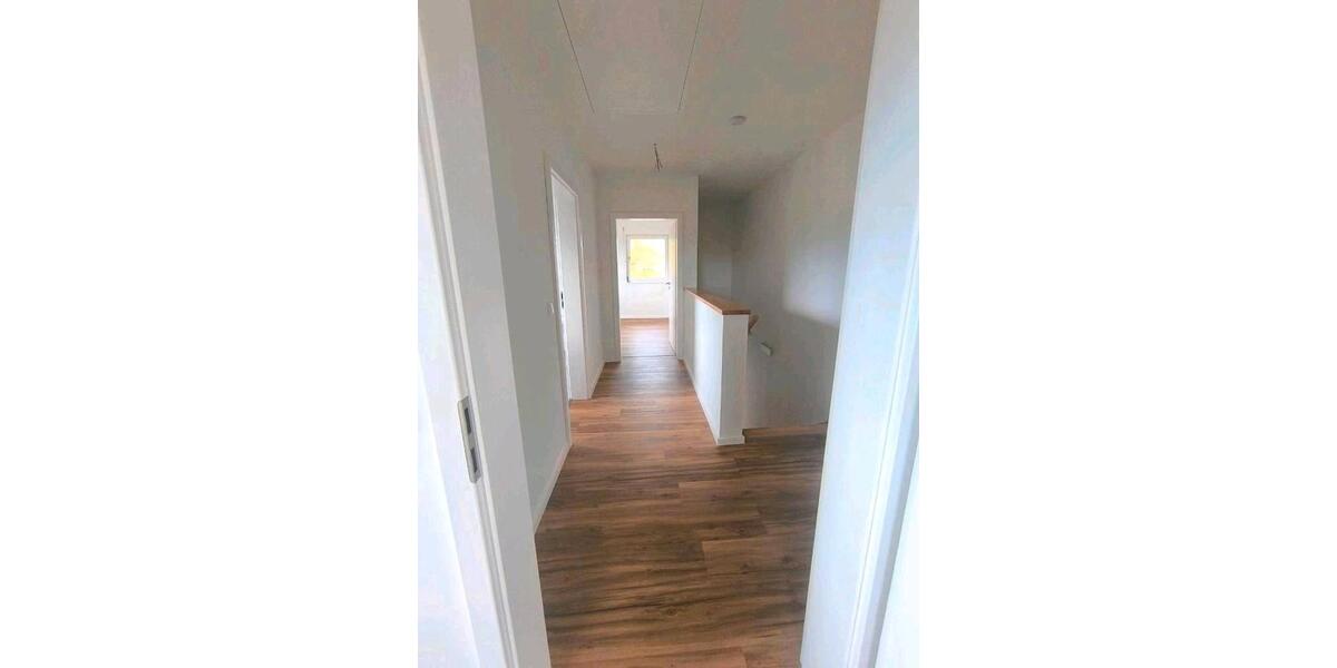 Etagenwohnung Oberhausen - 3 Zimmer, 91 m&sup2;, 1.200&euro; | Angebot:26611683