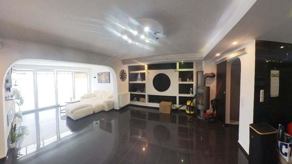Etagenwohnung Hameln Kernstadt - 4 Zimmer, 150 m&sup2;, 1.300&euro; | Angebot:26555800