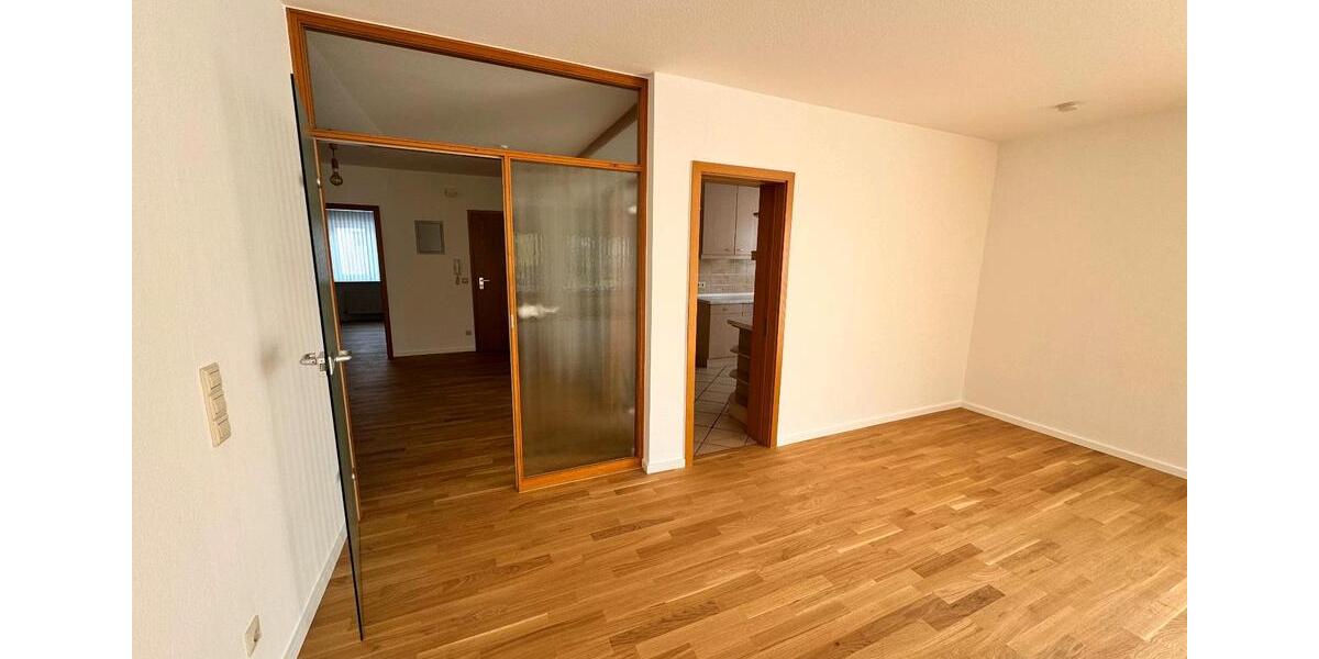 Etagenwohnung Dossenheim - 3 Zimmer, 125 m&sup2;, 1.800&euro; | Angebot:26030736