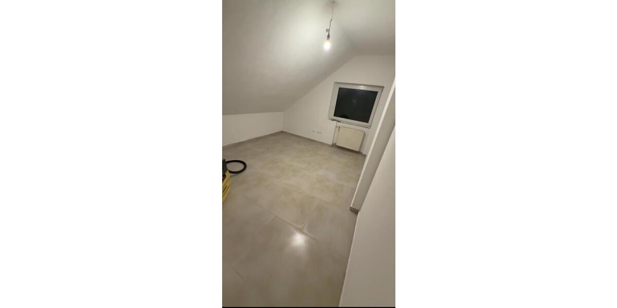 Dachgeschoßwohnung Urbach - 3 Zimmer, 70 m&sup2;, 1.100&euro; | Angebot:26580127
